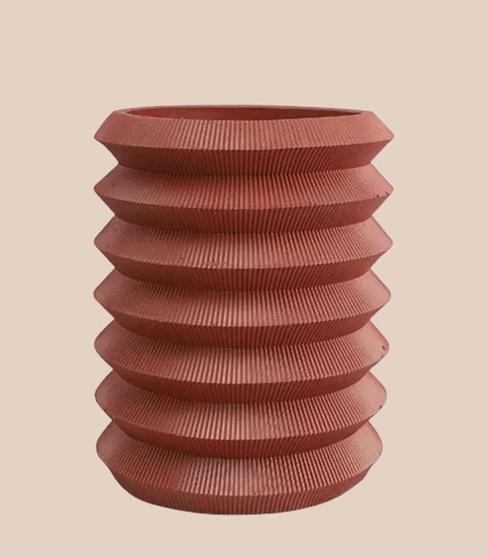 unique-design-minimalist-red-striped-tabletop-decorative-vase