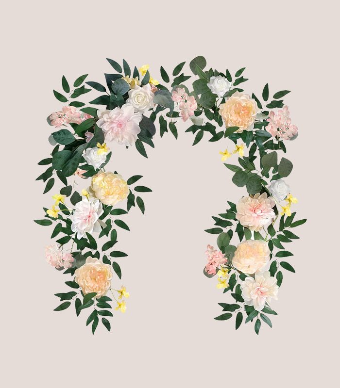 floral-wreath-for-home-mantel-decorations