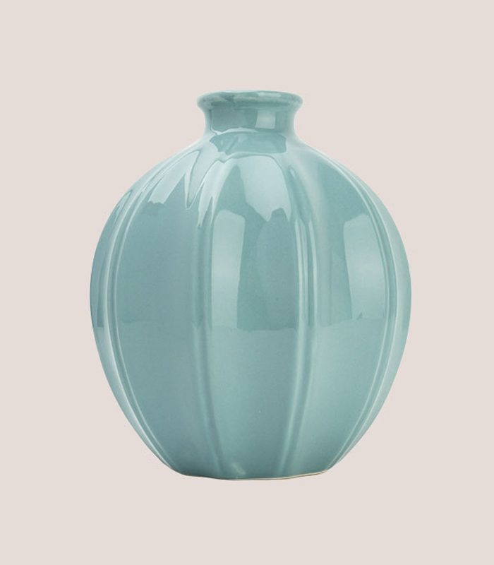 ribbed-round-body-exquisite-style-tabletop-decor-ceramic-vase