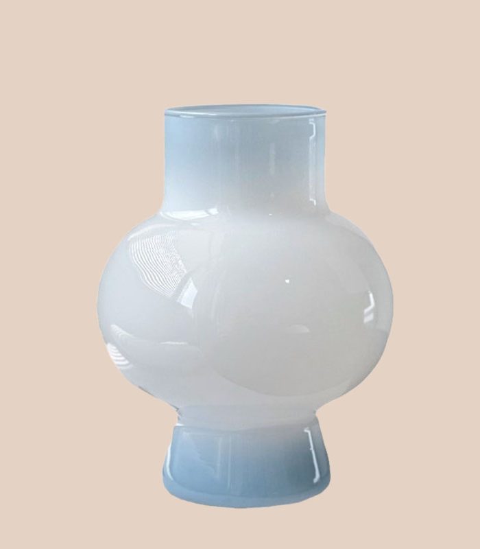 gradient-design-elegant-table-decoration-glass-vase