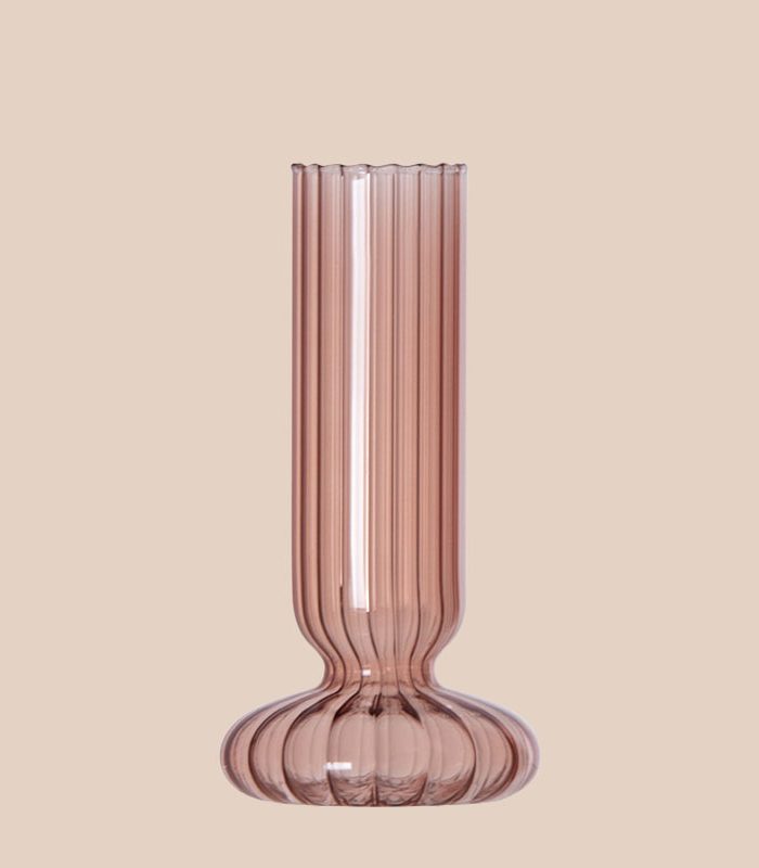 vertical-striped-style-fashionable-flower-arrangement-glass-vase