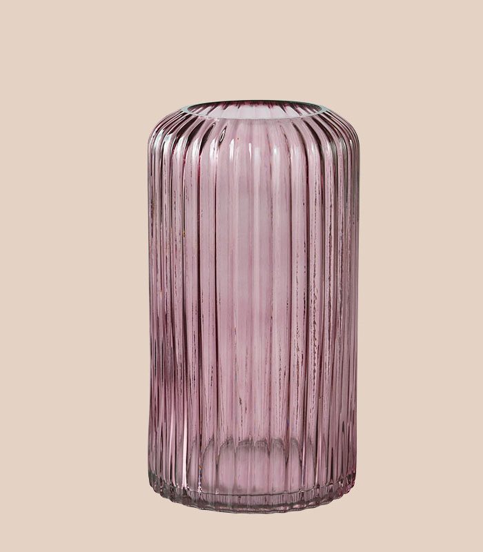 simple-line-classic-flower-arrangement-glass-vase