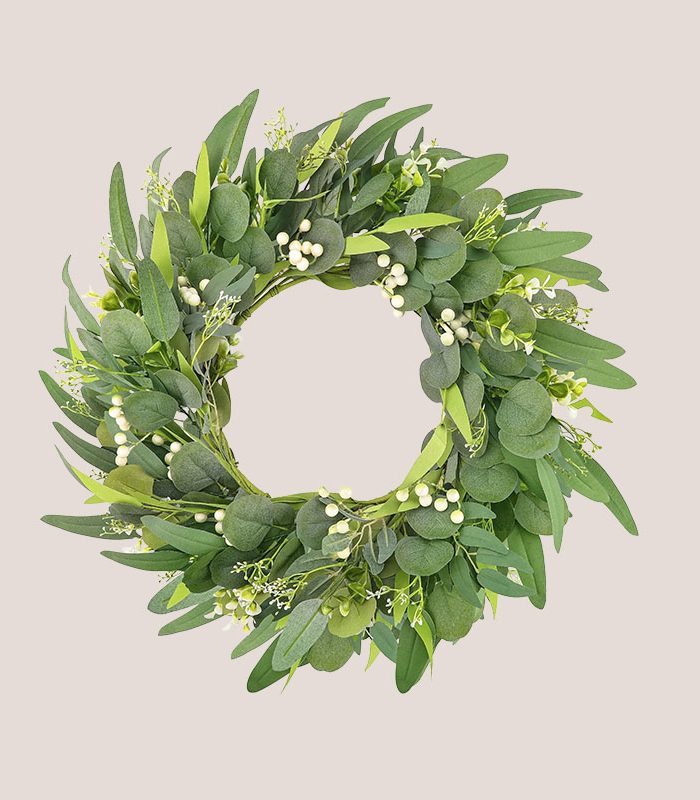 eucalyptus-green-summer-wreath-holiday-decoration